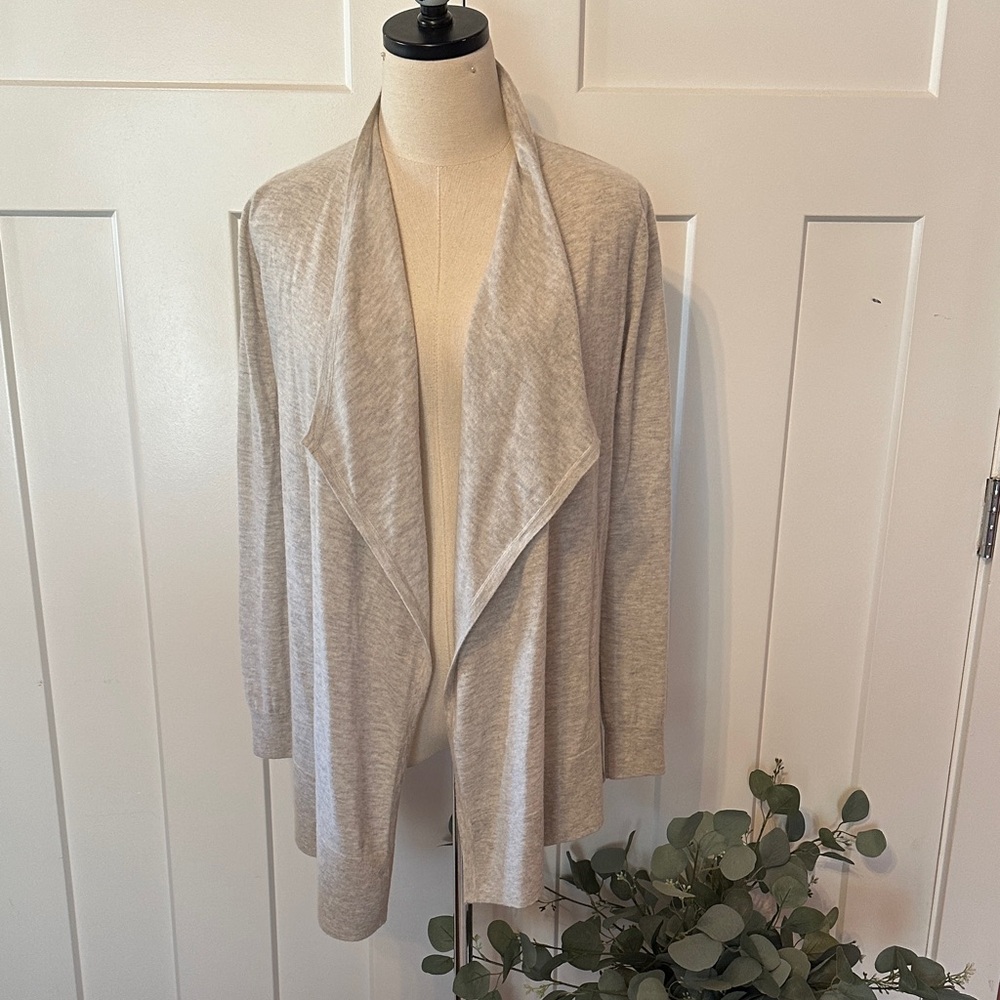 Neiman Marcus The Cashmere Collection Soft Gray Open S 100% cashmere Cardigan